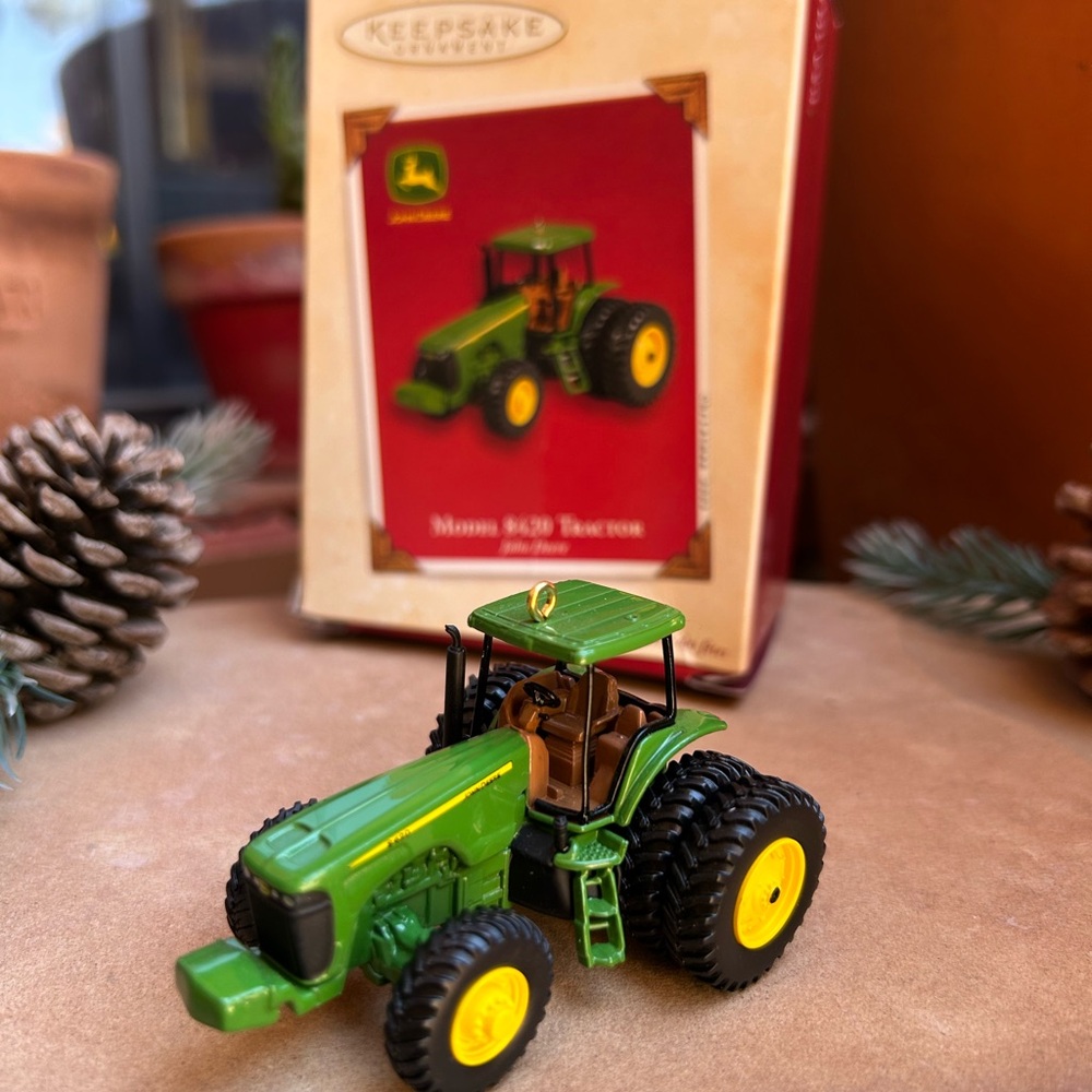 Hallmark John Deere Model 8420 Green Tractor Keepsake Ornament New in Box